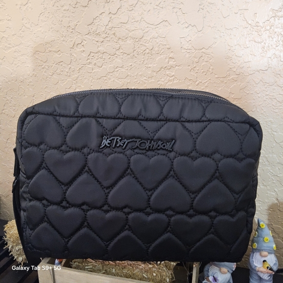 Betsey Johnson Black Quilted Heart Cosmetic Bag - Picture 1 of 7